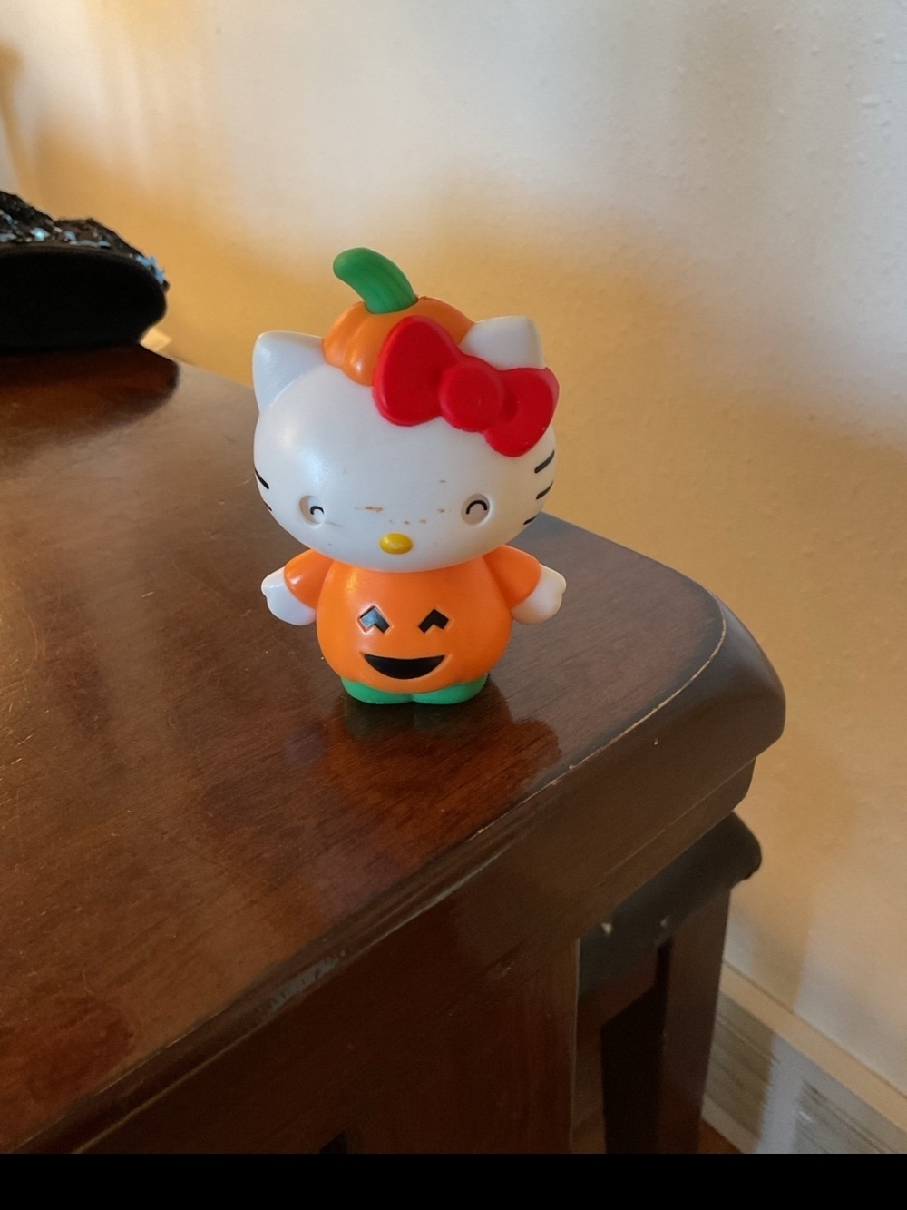 3.5" HALLOWEEN HELLO KITTY pumpkin Action Figure happy meal toy